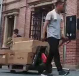 電動(dòng)搬運(yùn)車(chē)改變了千千萬(wàn)萬(wàn)搬運(yùn)工的工作模式